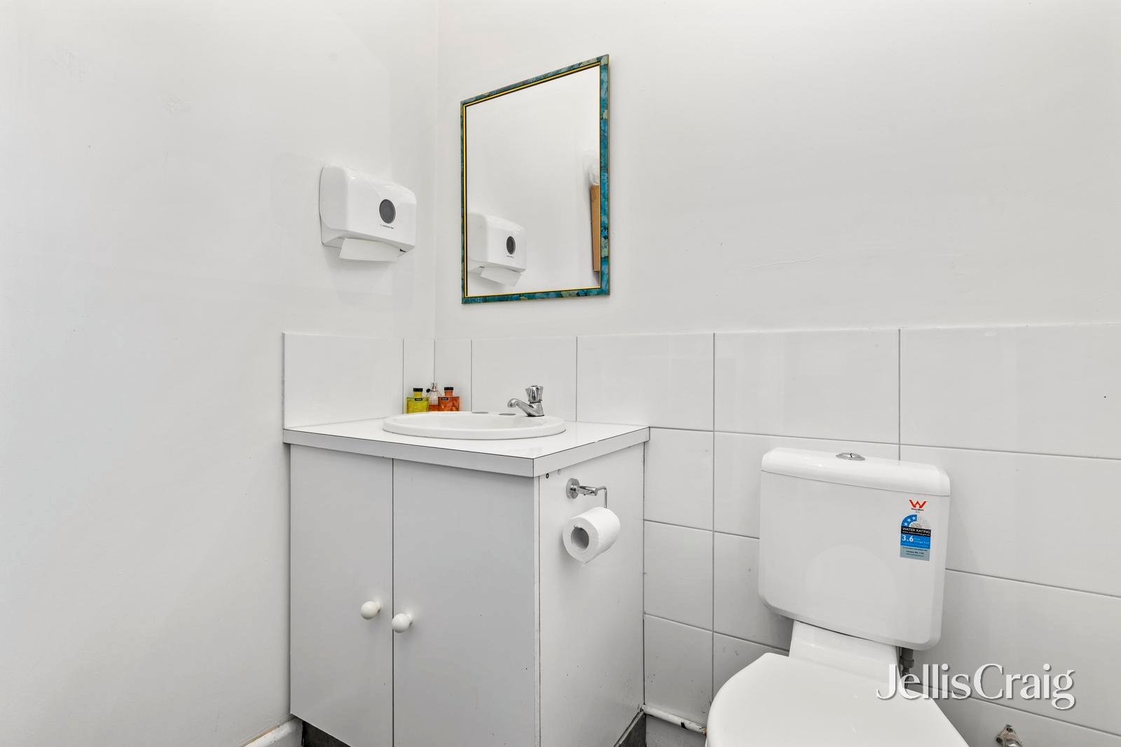 49 & 51 Stanley Avenue, Mount&nbsp;Waverley image 11