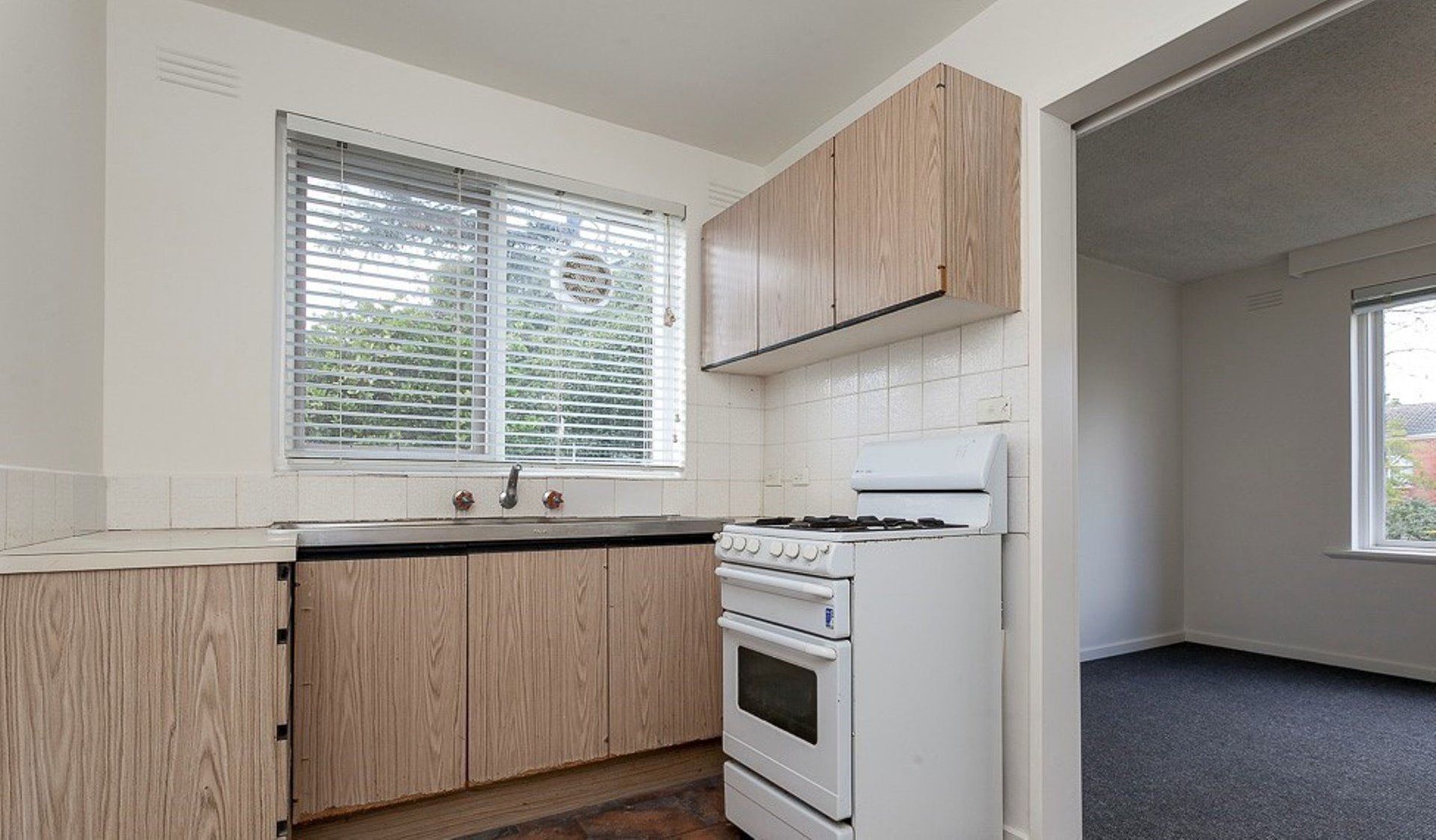 4/9 Albion Road, Box&nbsp;Hill image 2