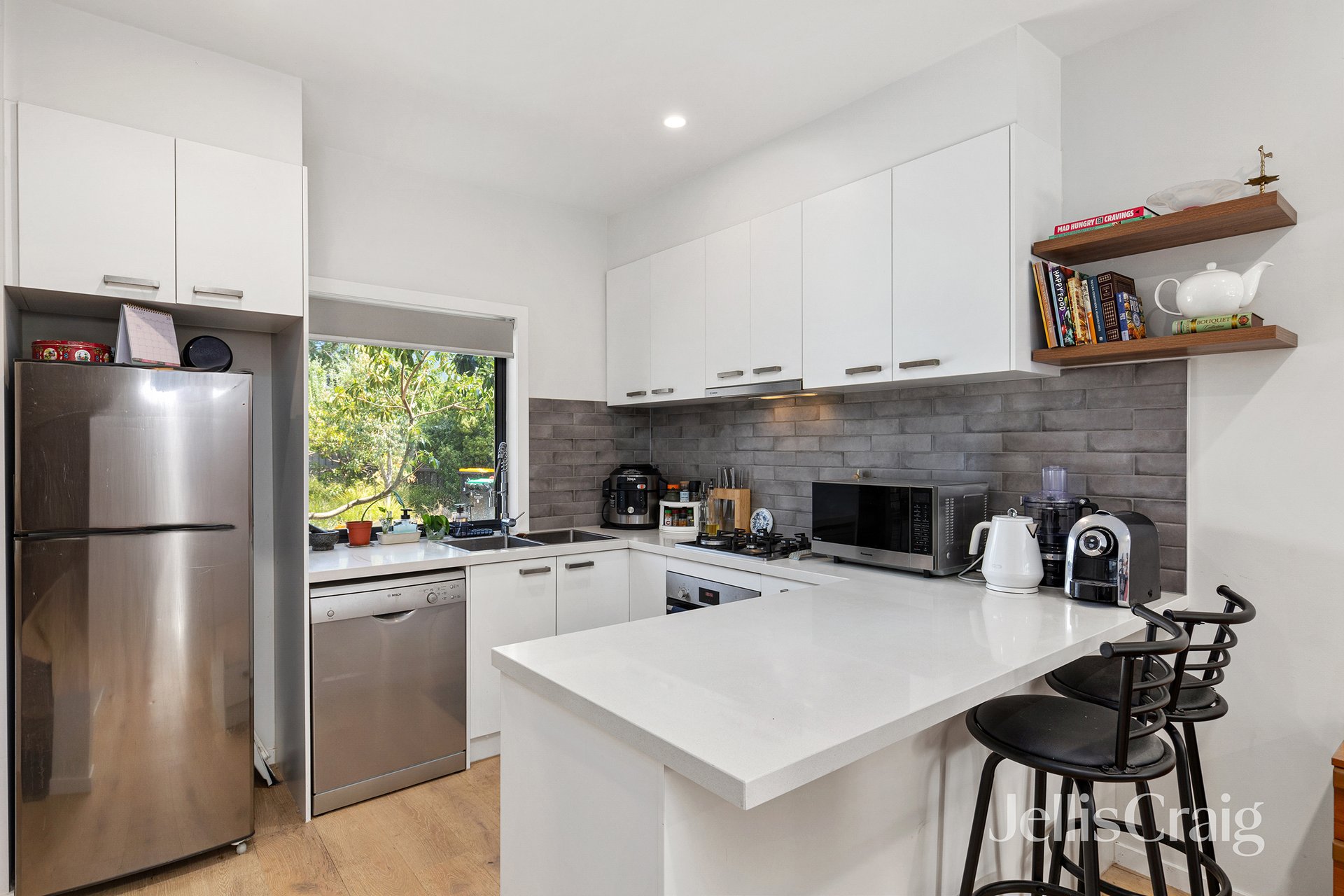 4/9 Ambon Court, Heidelberg&nbsp;West image 2
