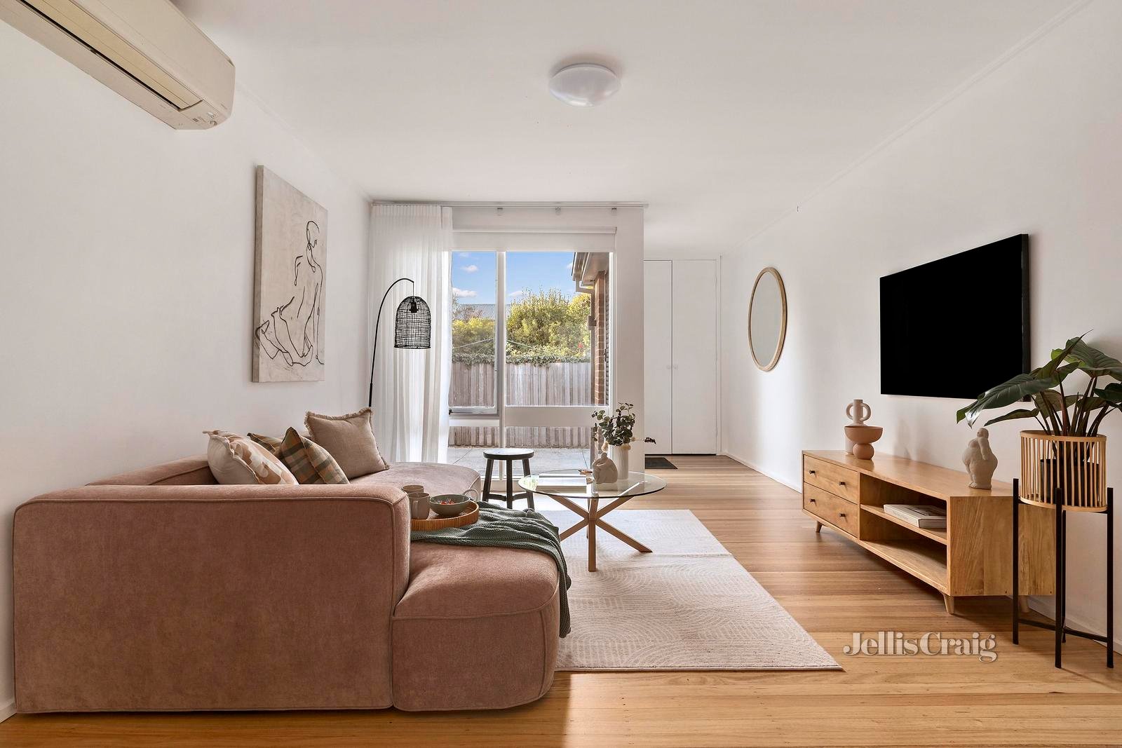 4/9 Ardoch Street, Essendon image 2