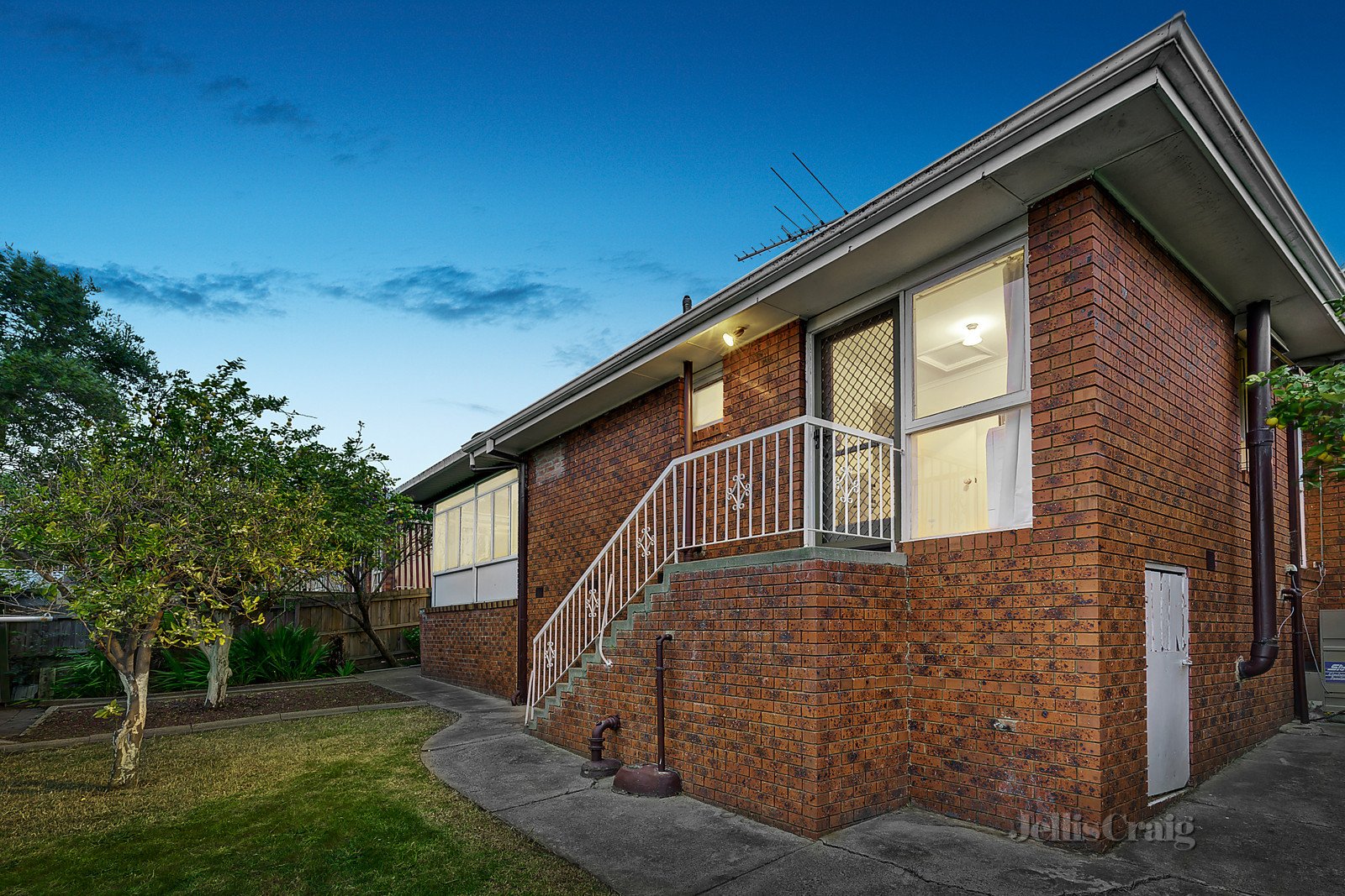 49 Barlyn Road, Mount Waverley image 10