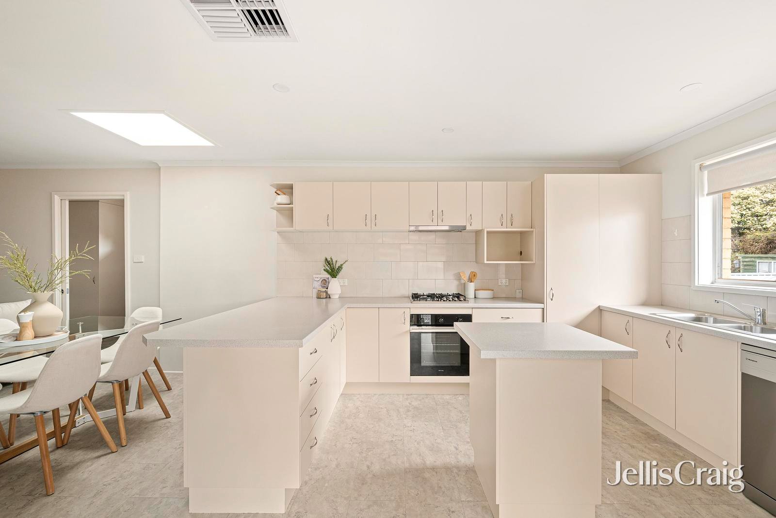 49 Blackburn Road, Mooroolbark image 6