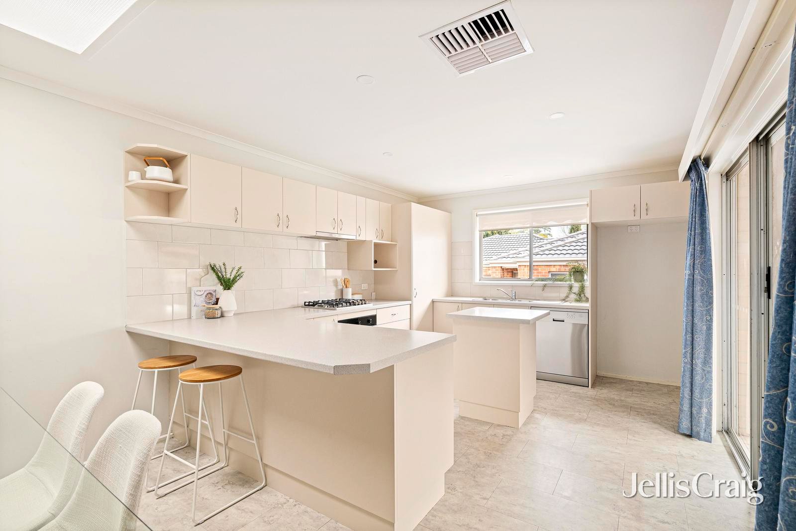 49 Blackburn Road, Mooroolbark image 8