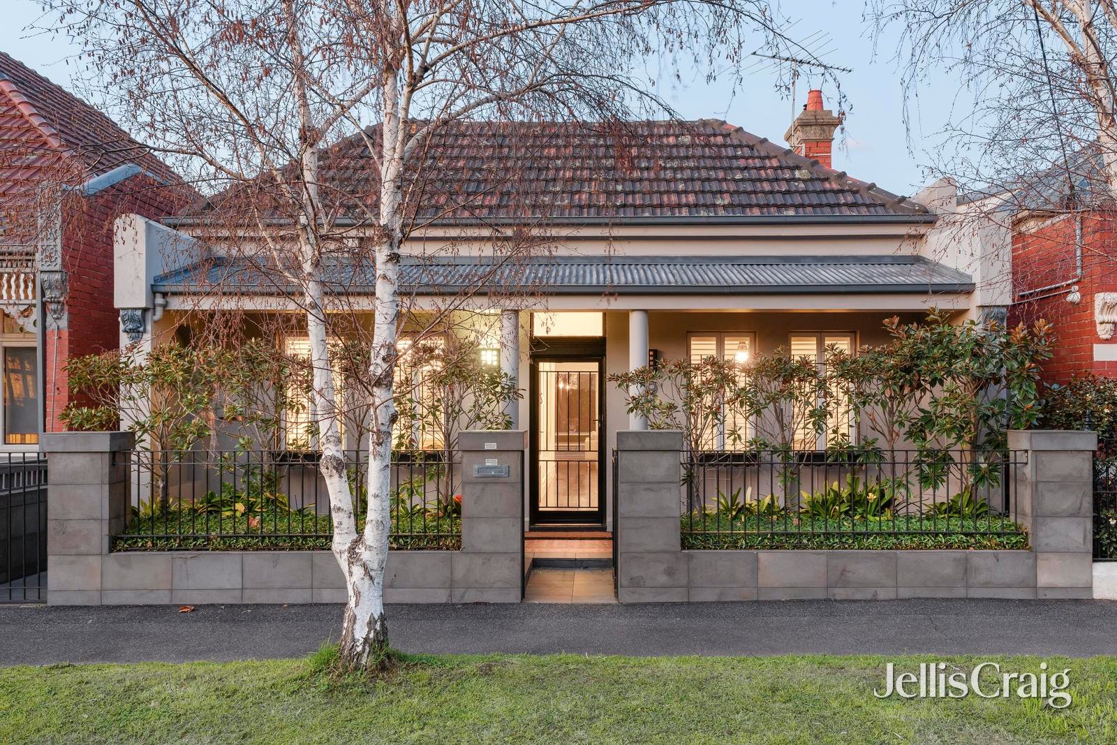49 Dinsdale Street, Albert Park image 1