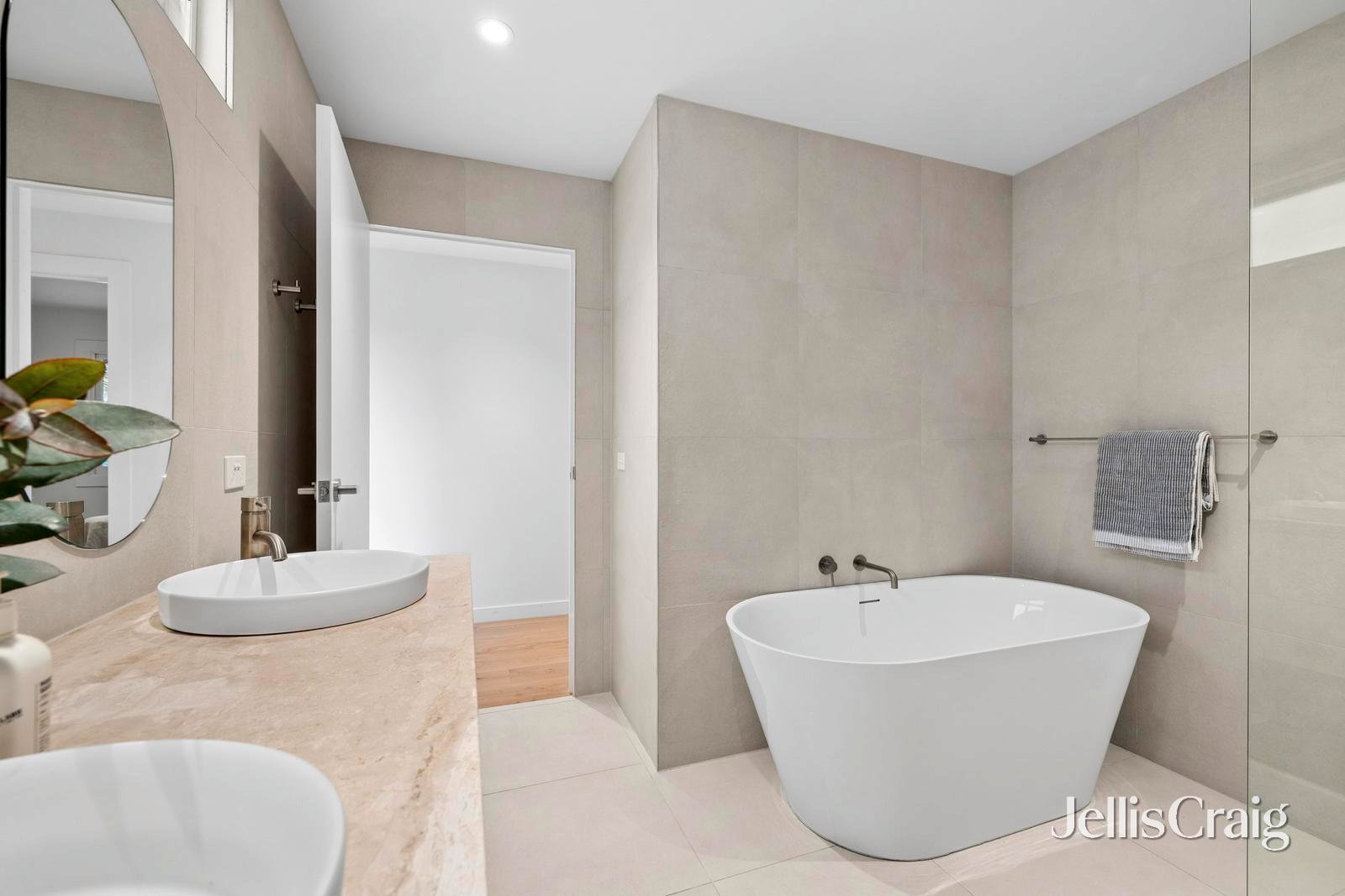 49 Eldon Street, Glenlyon image 12