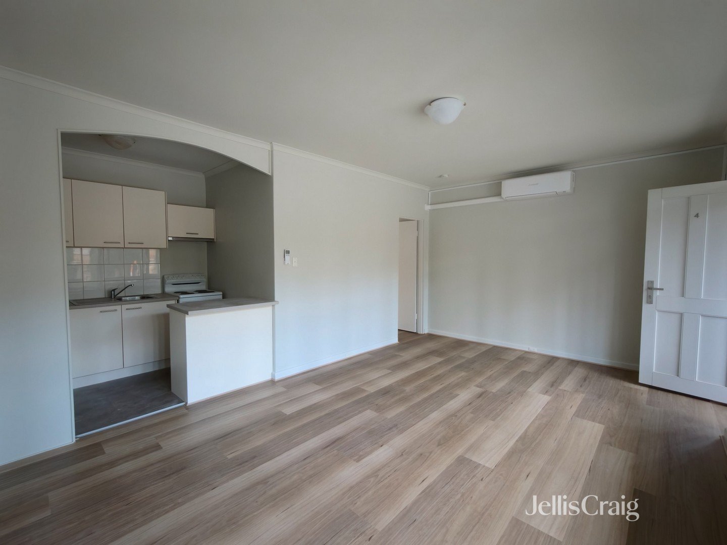 4/9 Hammond Street, Thornbury image 2