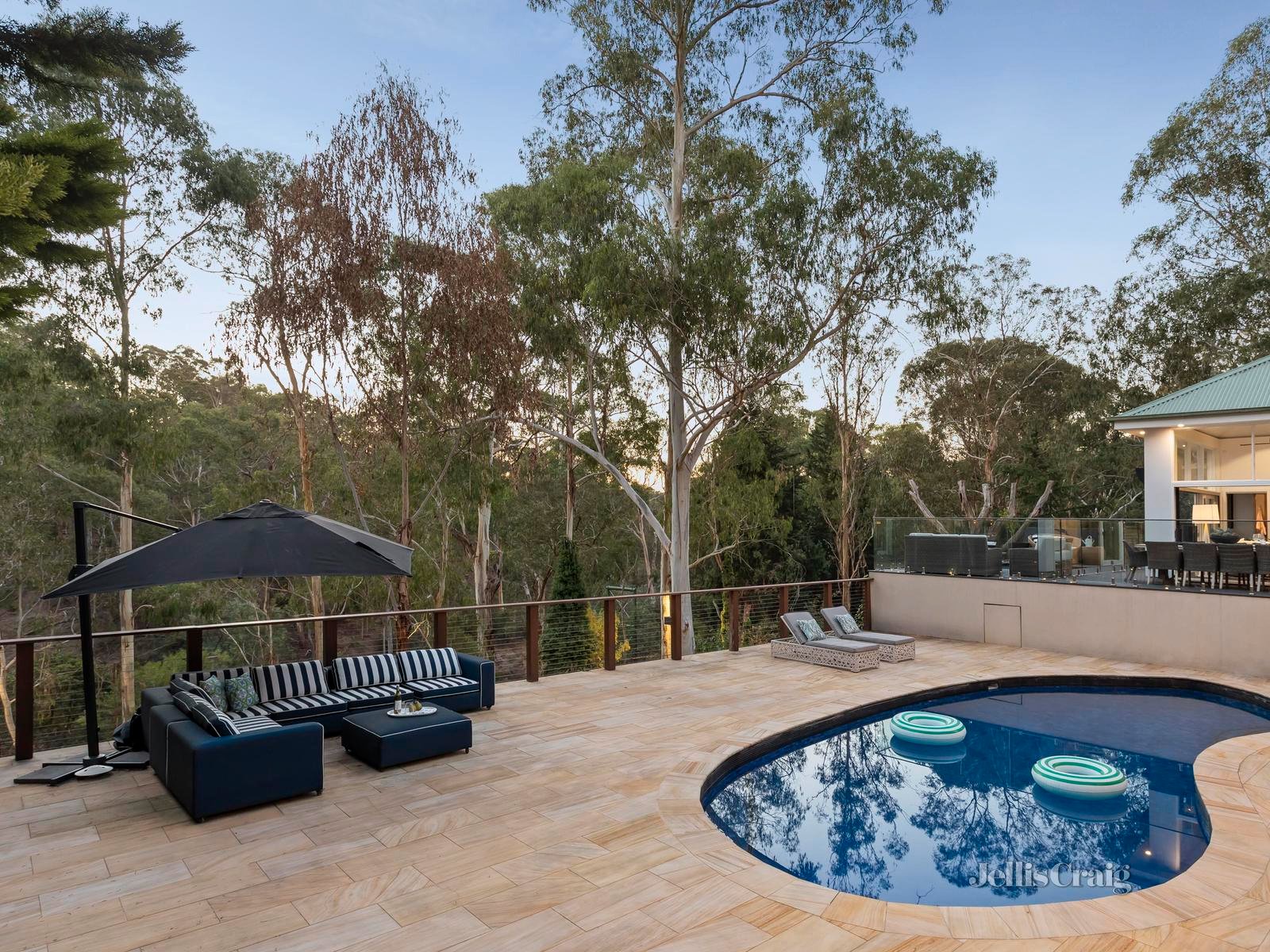 49 Heads Road, Donvale image 2