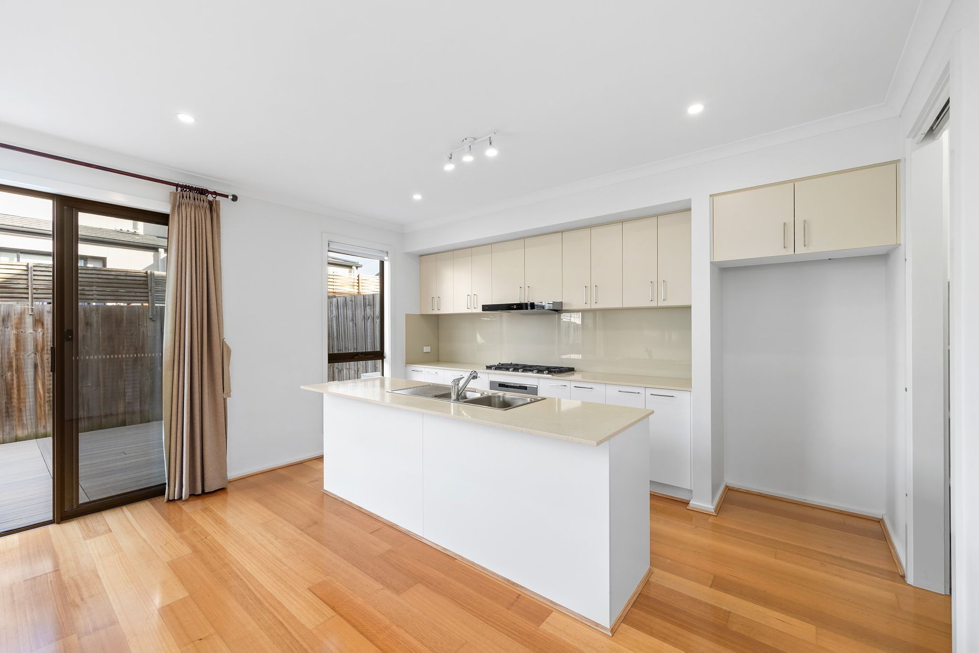 4/9 Highfield Road, Doncaster&nbsp;East image 4