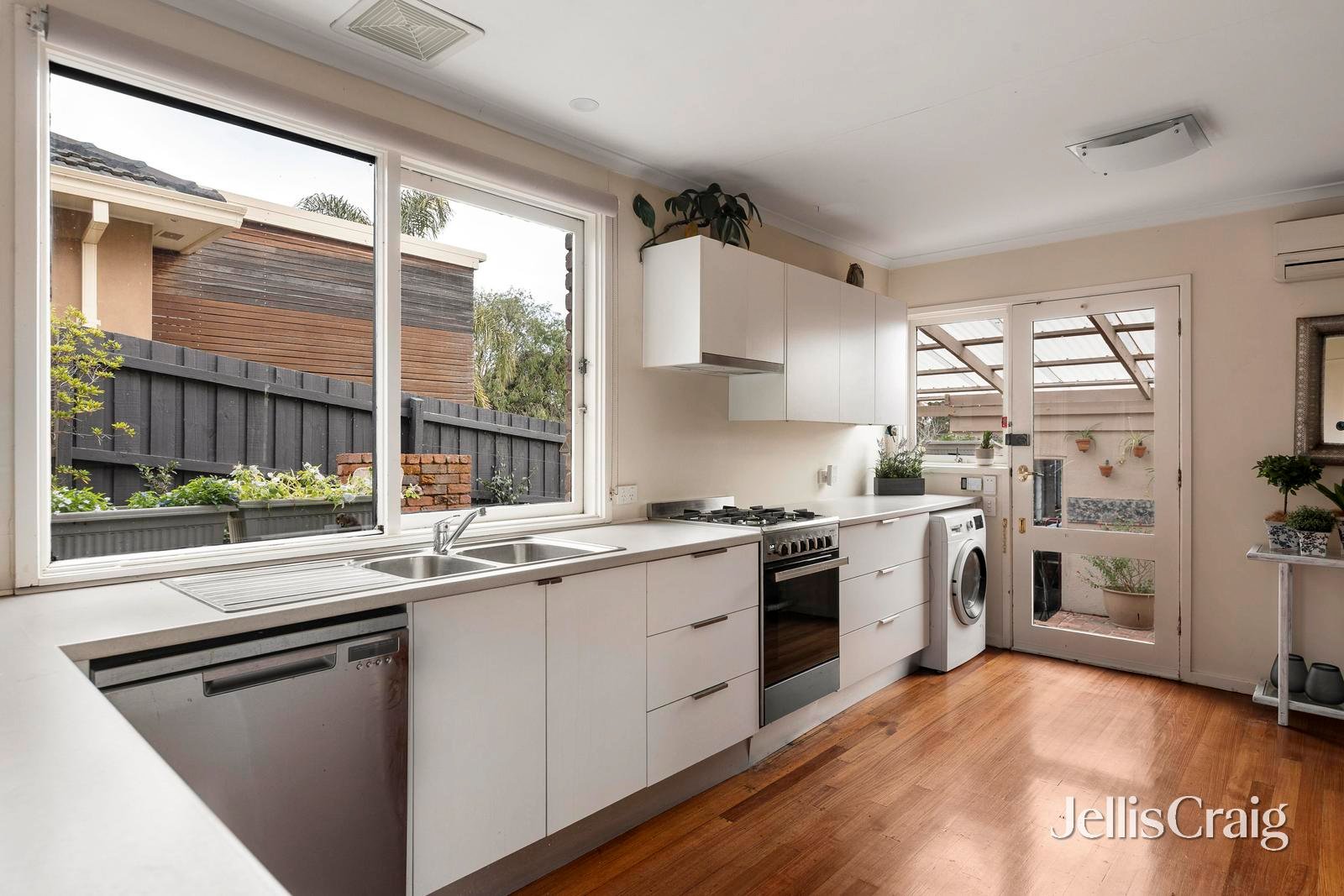 49 Hume Street, Greensborough image 4