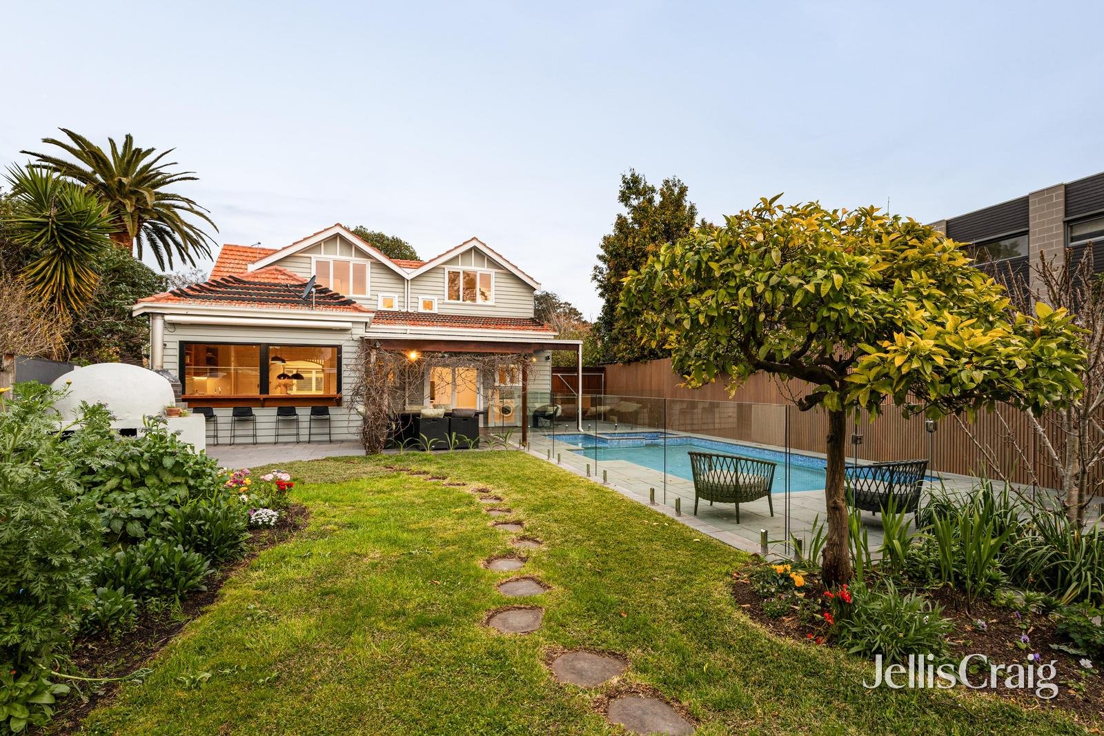 49 Lucerne Crescent, Alphington image 8