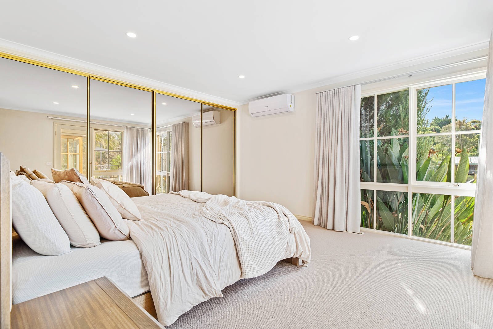Property Gallery Thumbnail 6