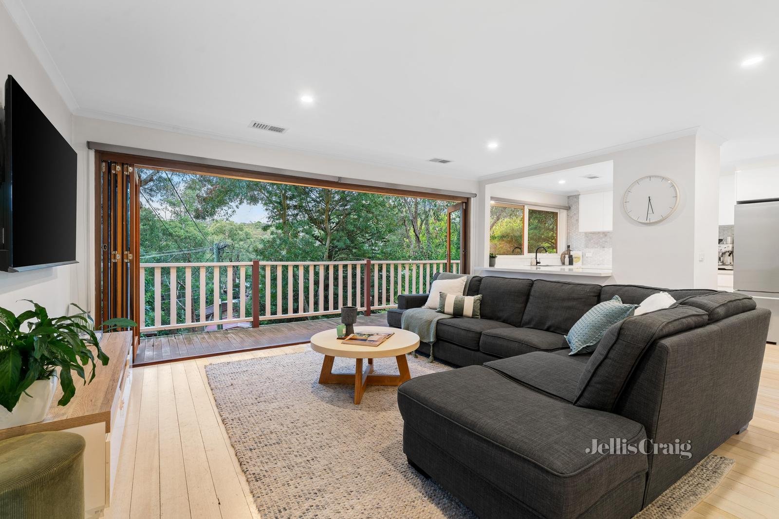 49 Napier Crescent, Montmorency image 3