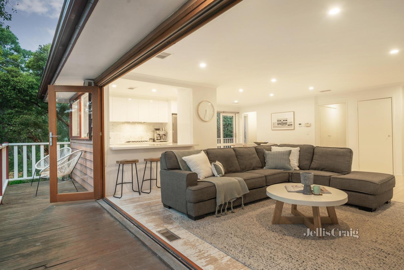 49 Napier Crescent, Montmorency image 13