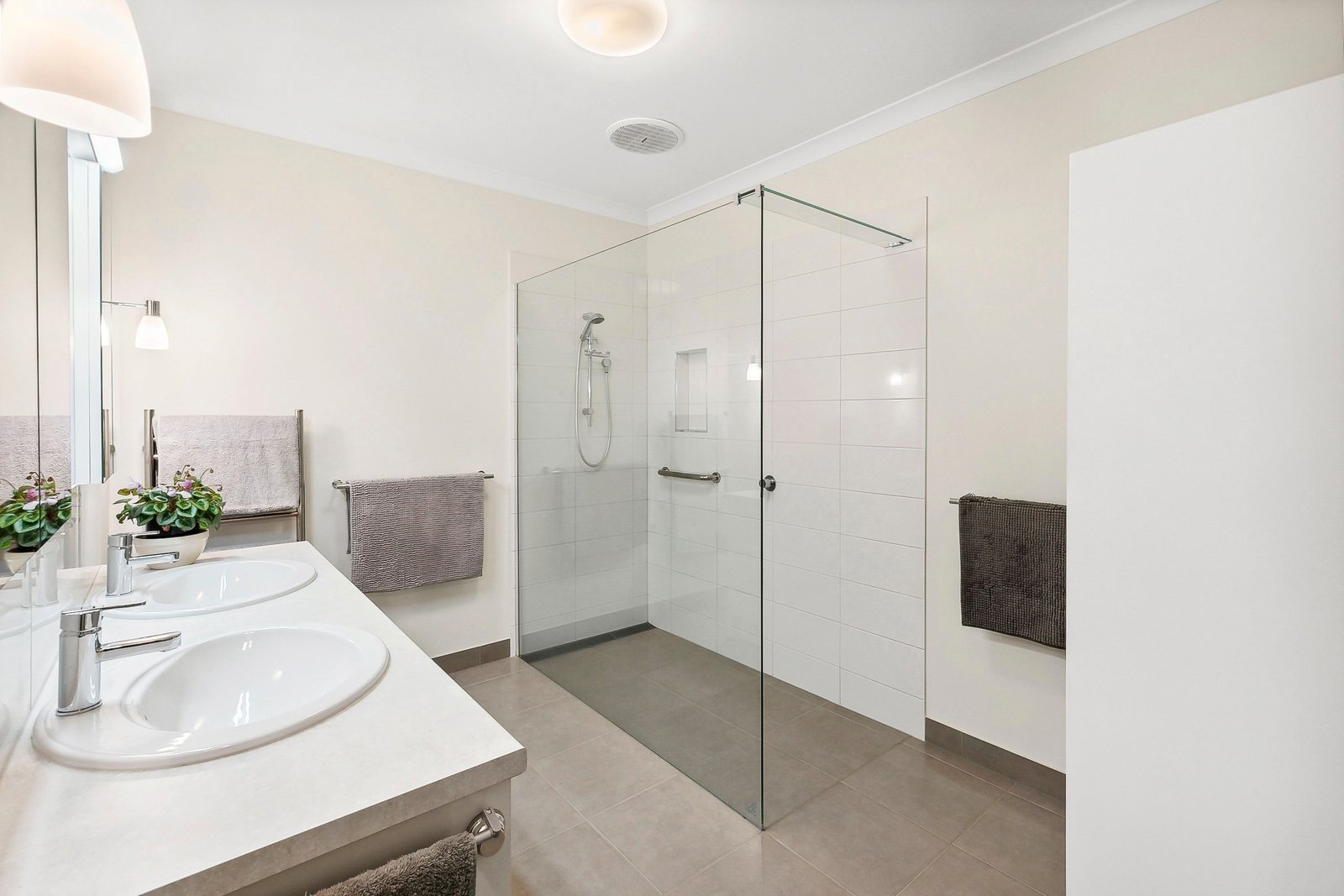 Property Gallery Thumbnail 12