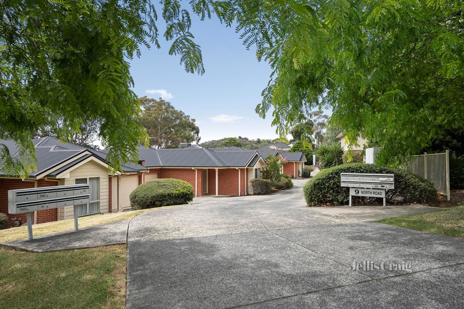 4/9 North Road, Lilydale image 2