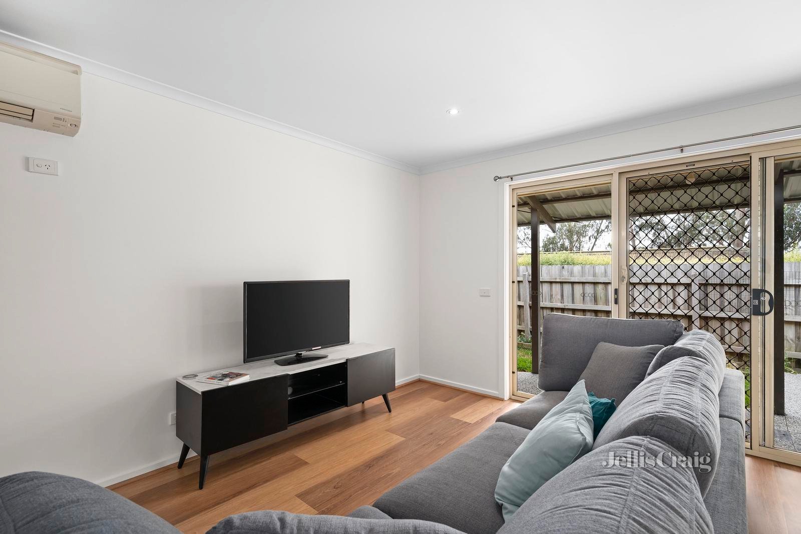 4/9 North Road, Lilydale image 4