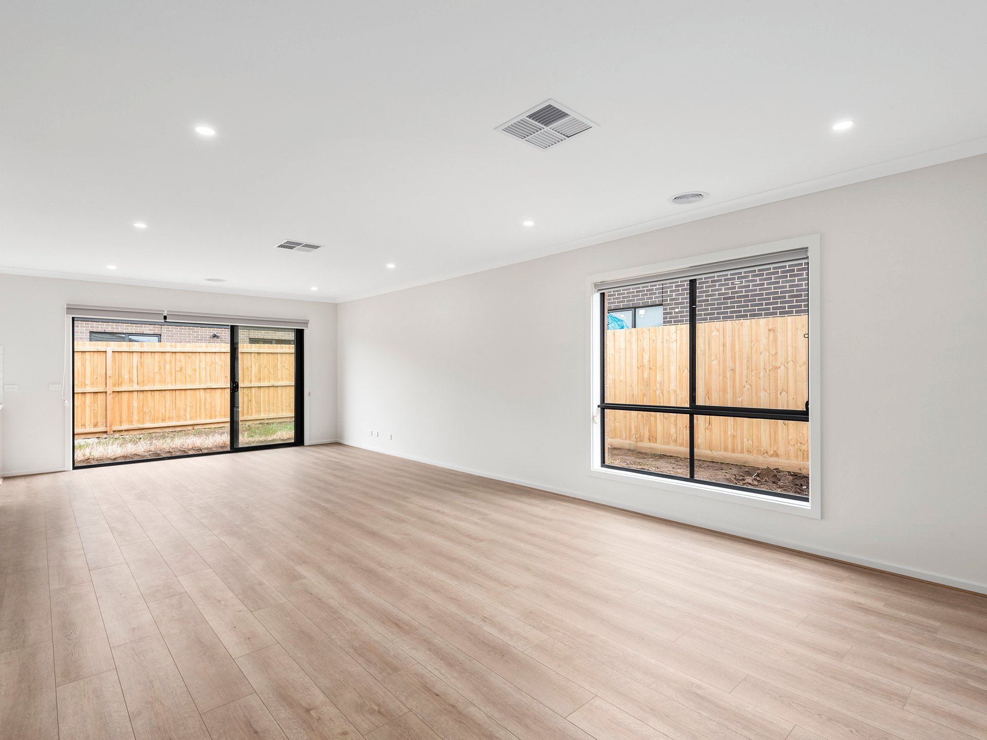 Property Gallery Thumbnail 4