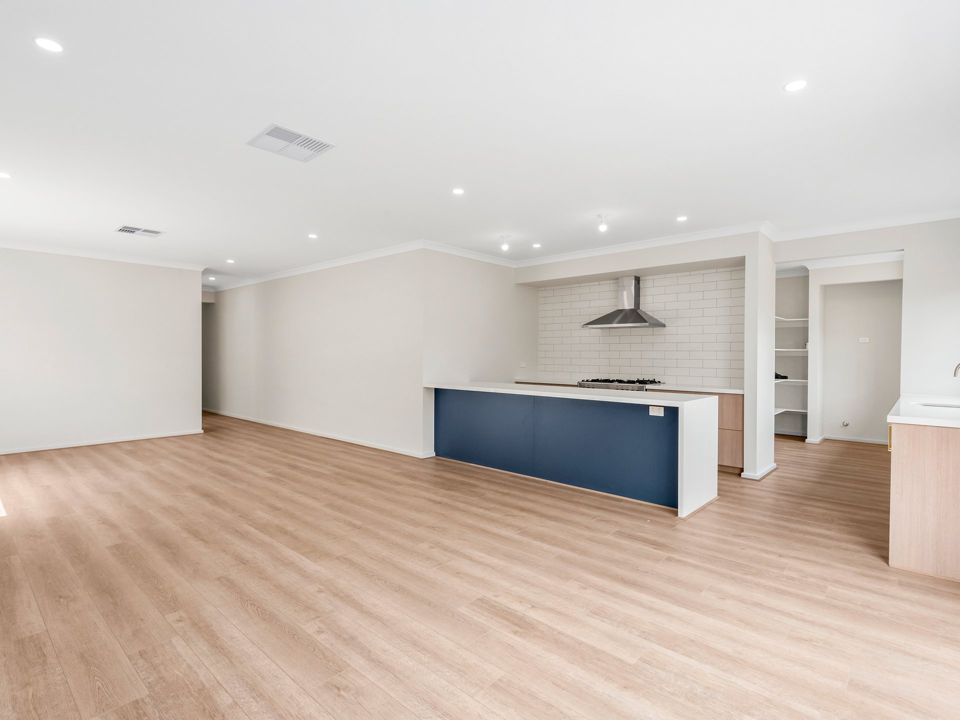 Property Gallery Thumbnail 3
