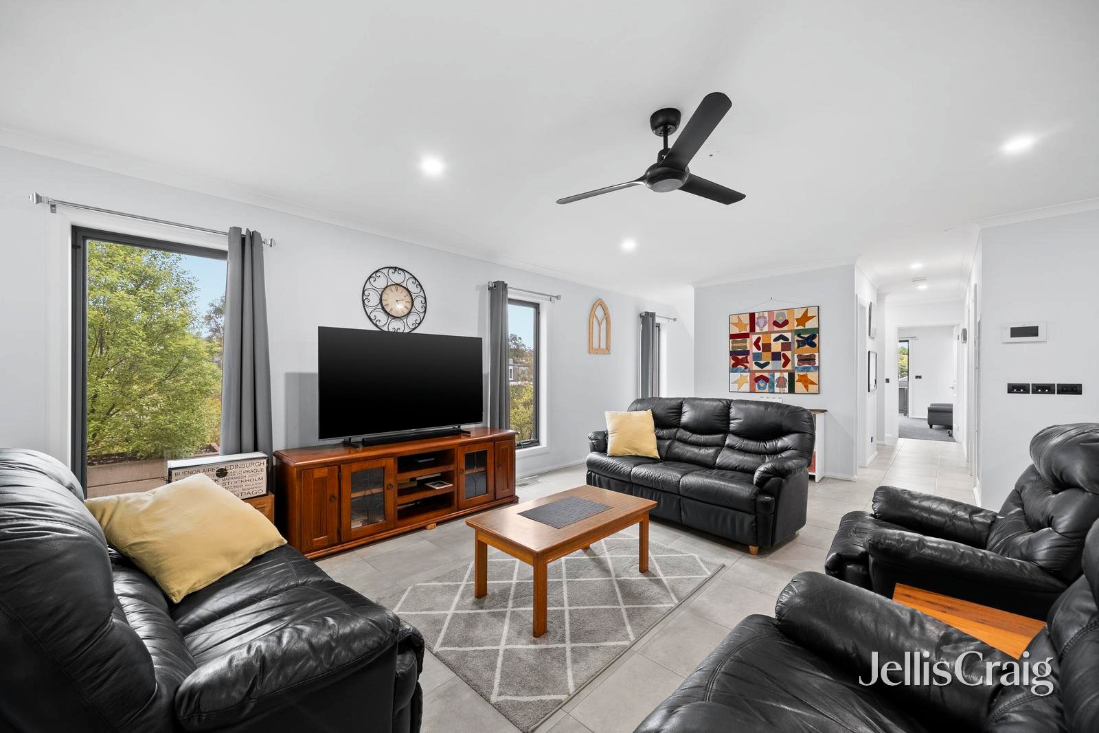 49 Outlook Drive, Chirnside&nbsp;Park image 2