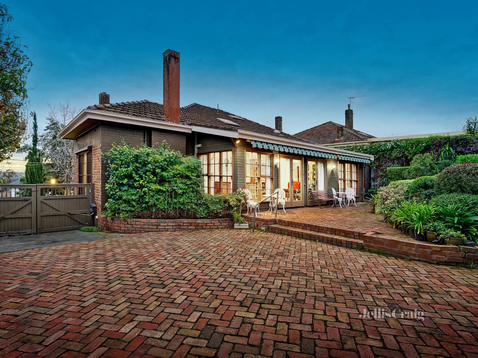 49 Peate Avenue, Glen Iris image 5