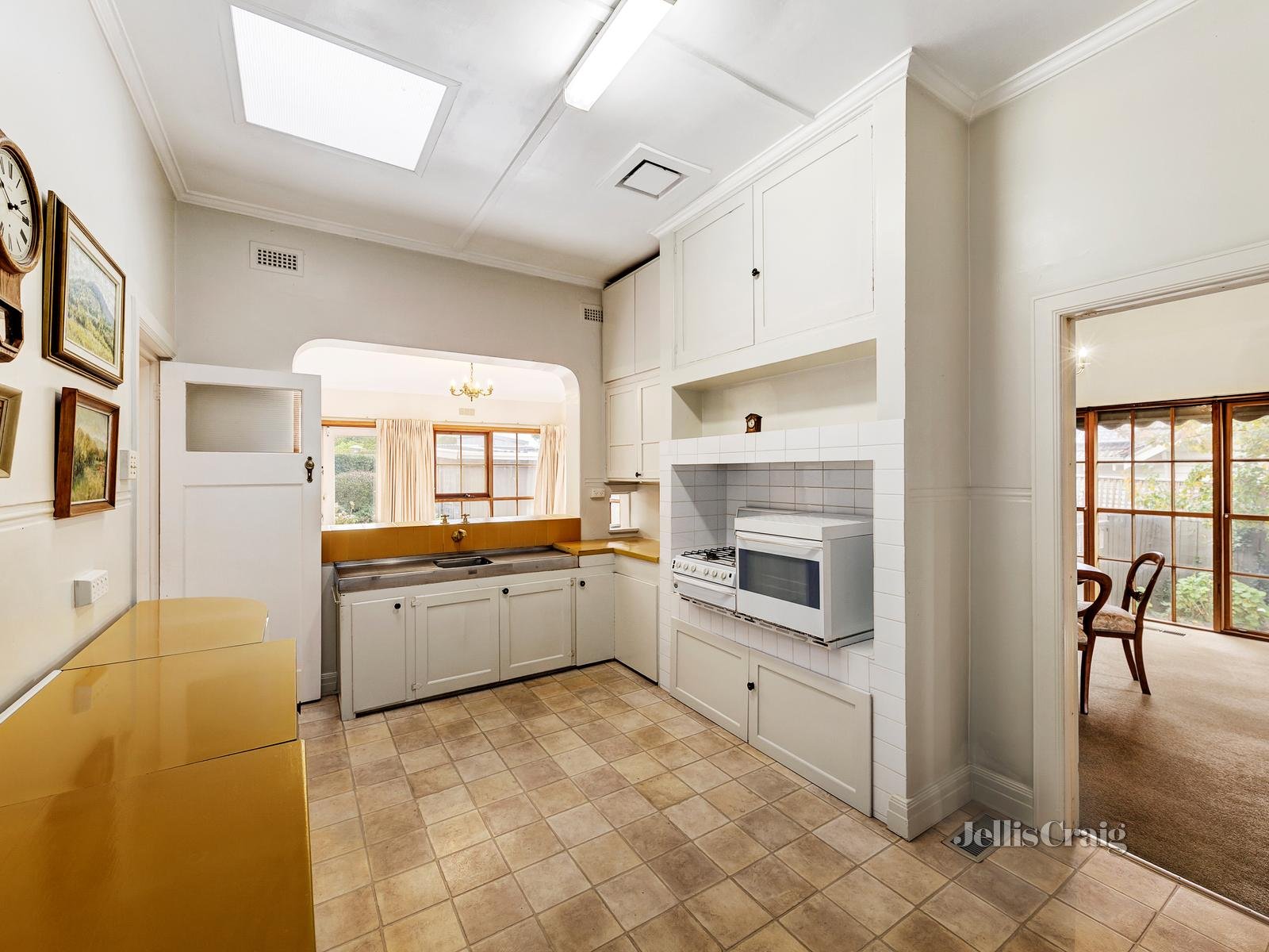 49 Peate Avenue, Glen Iris image 8
