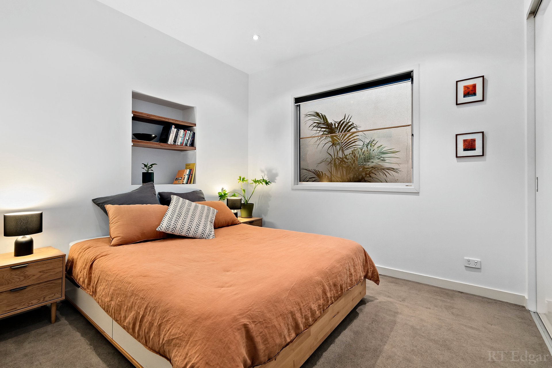 Property Gallery Thumbnail 6