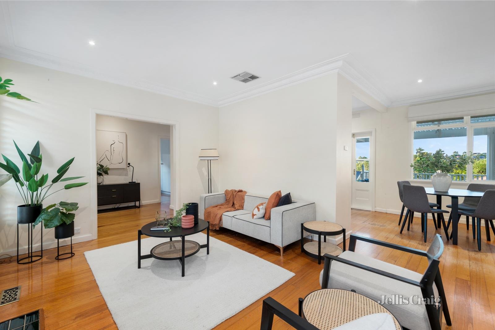 49 Robinson Grove, Bulleen image 3