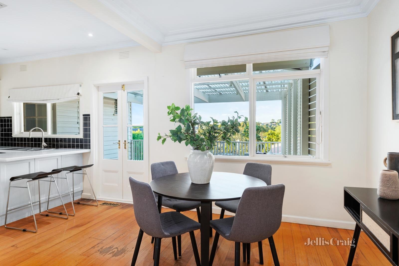 49 Robinson Grove, Bulleen image 6