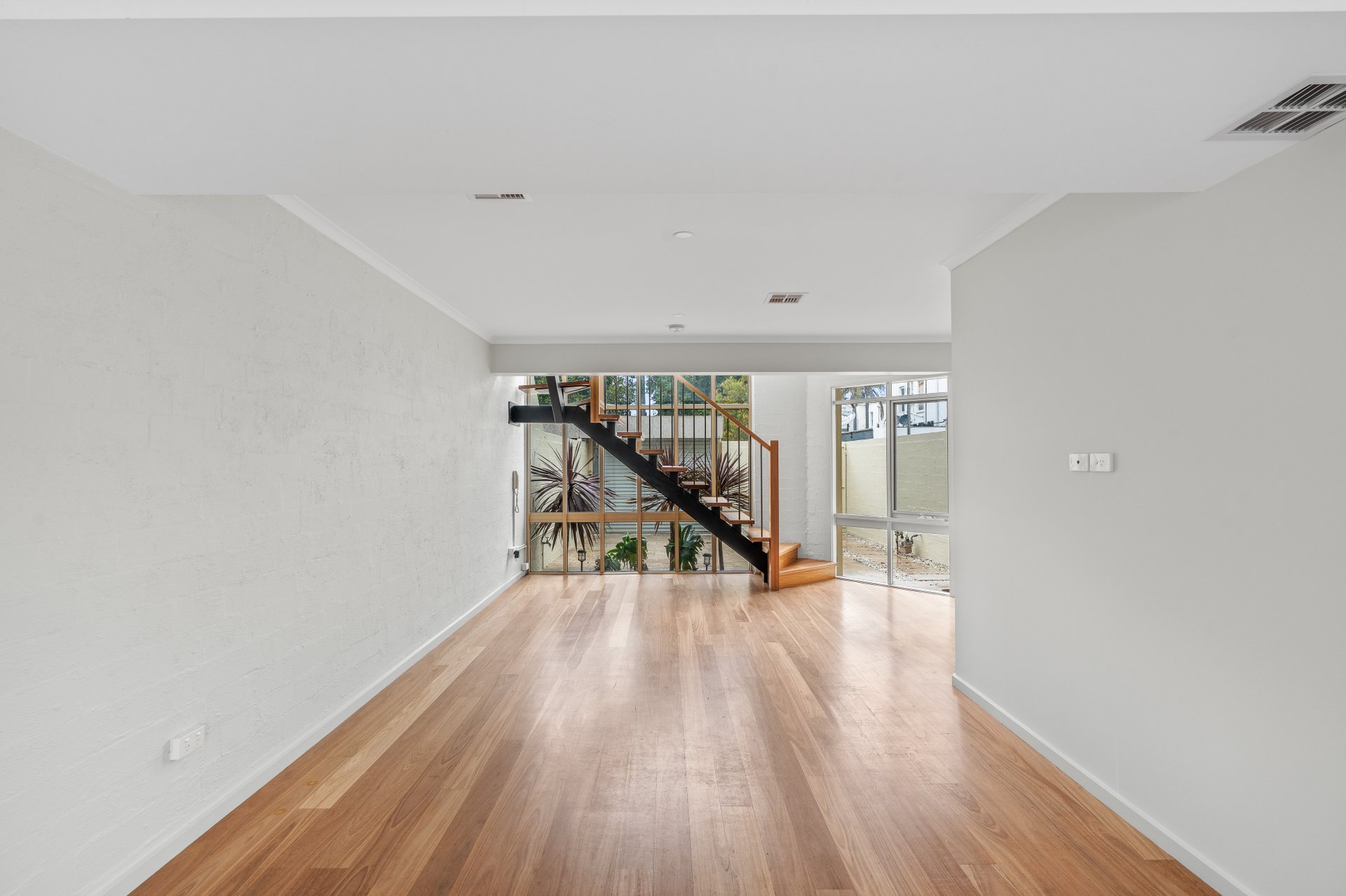 49 Ross Street, Port Melbourne image 3