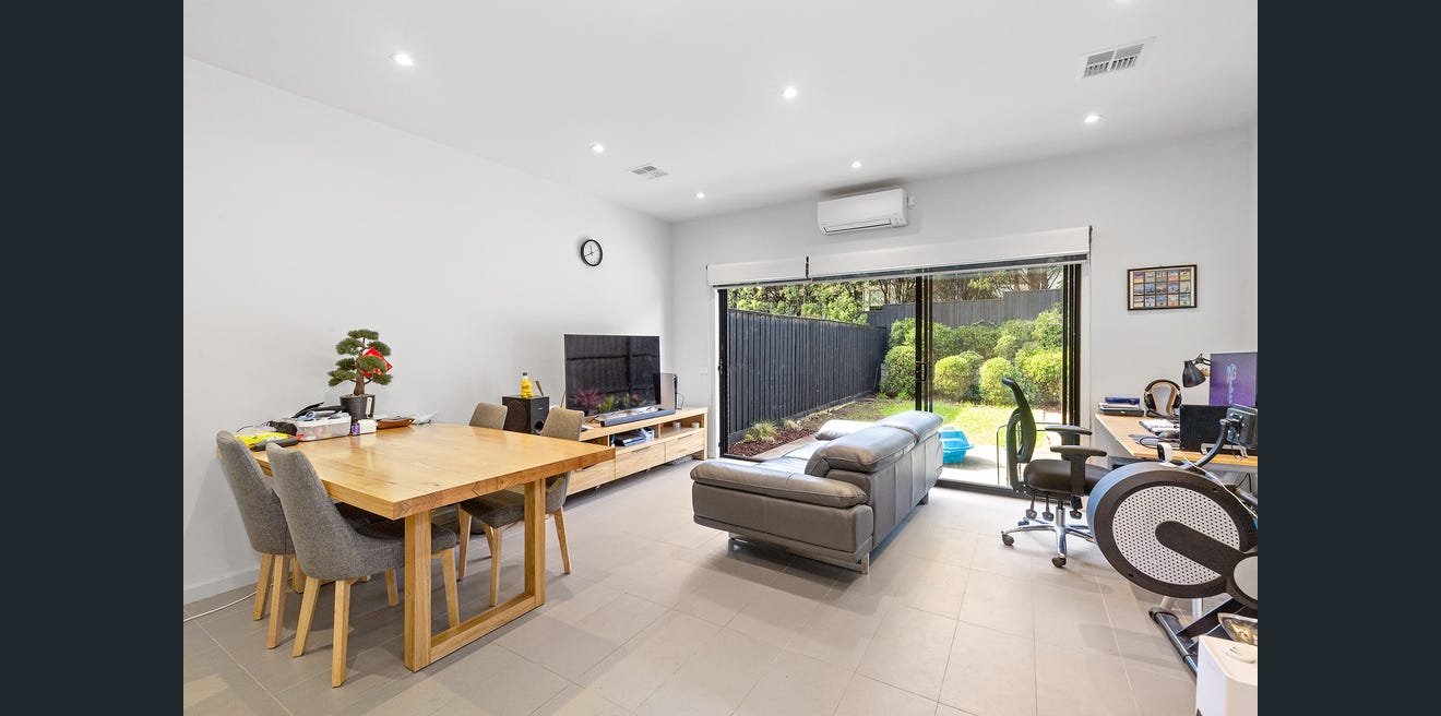 49 Stables Circuit, Doncaster image 2