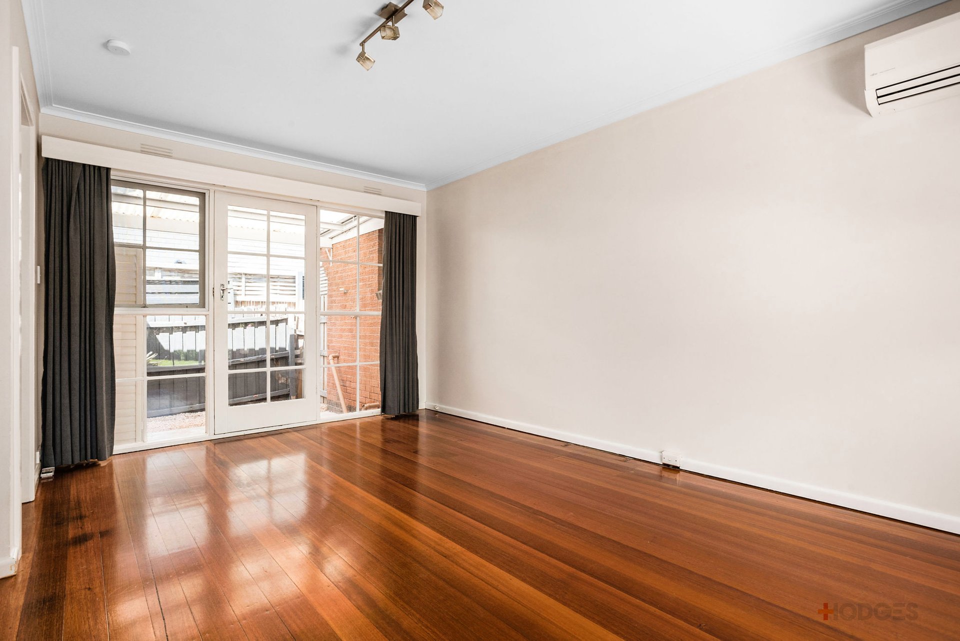 4/9 Stawell Street Mentone