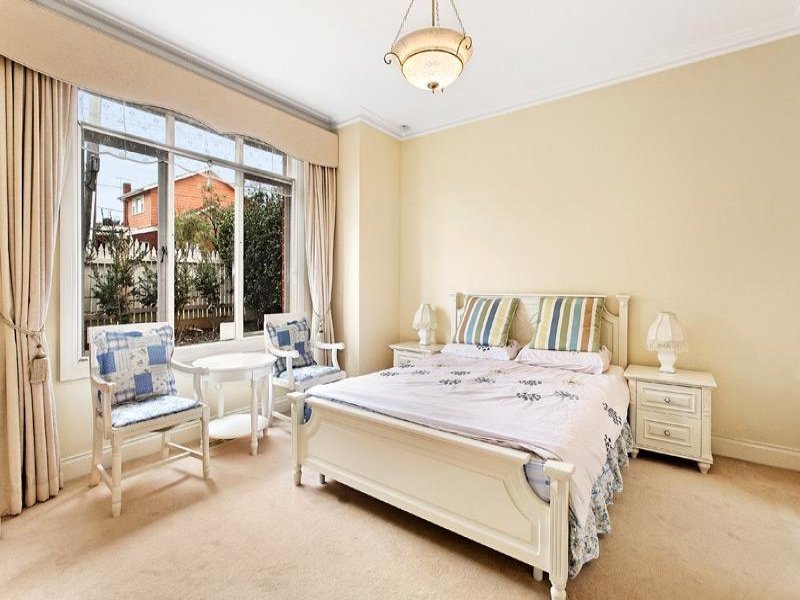 49 Tyne Street, Box Hill North image 5