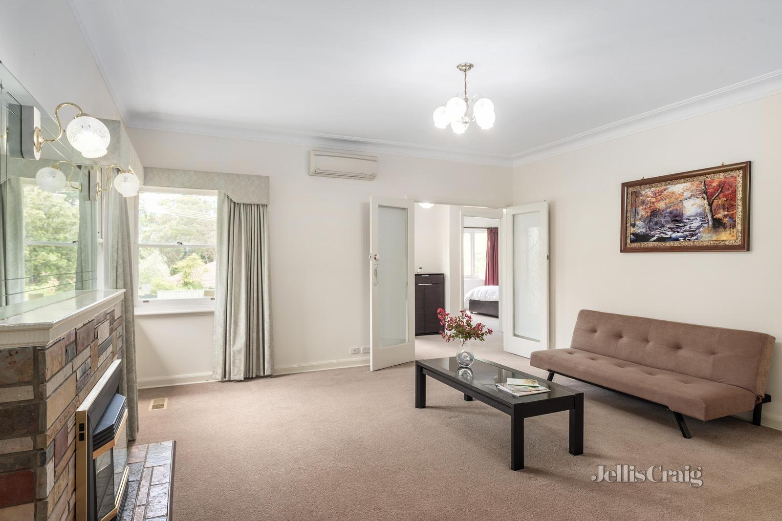 49 Warrigal Road, Surrey Hills image 4