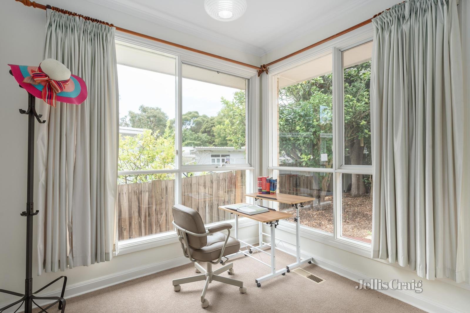 49 Warrigal Road, Surrey Hills image 9