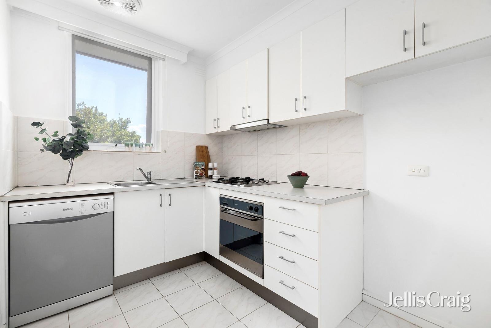 4/9 Wilton Grove, Elwood image 4