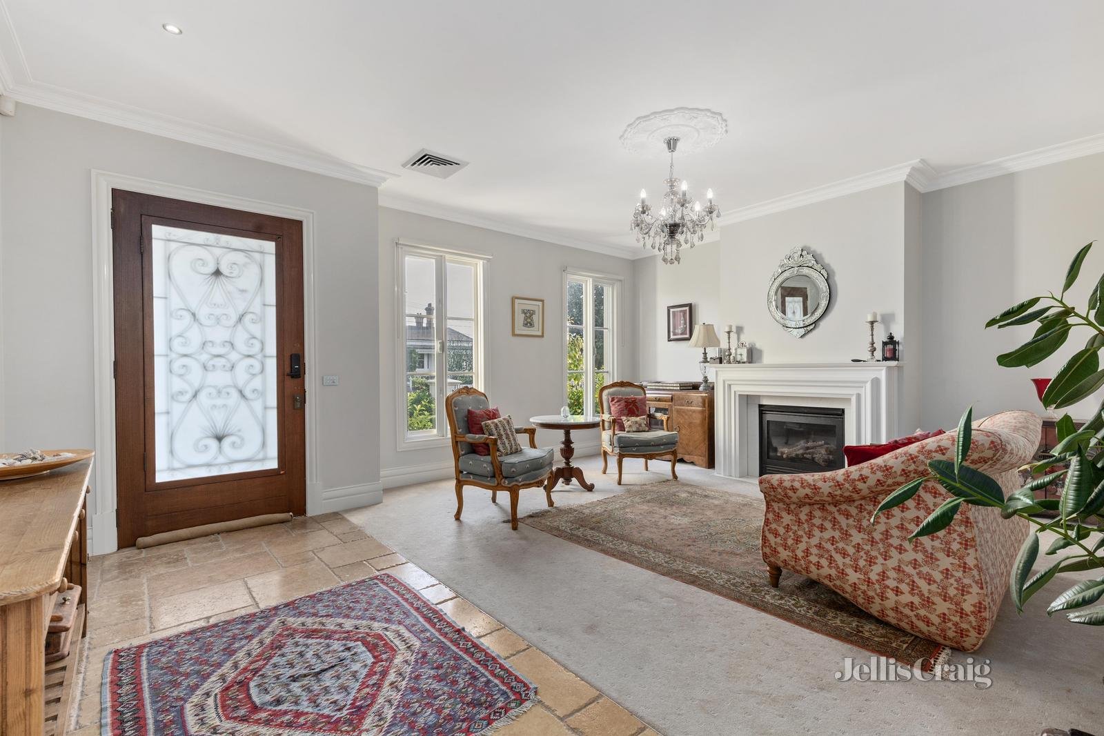 49 Windsor Crescent, Mont Albert image 2