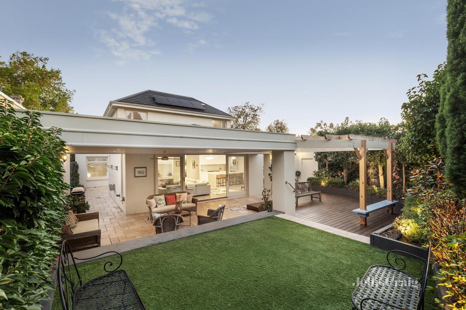 49 Windsor Crescent, Mont Albert image 6