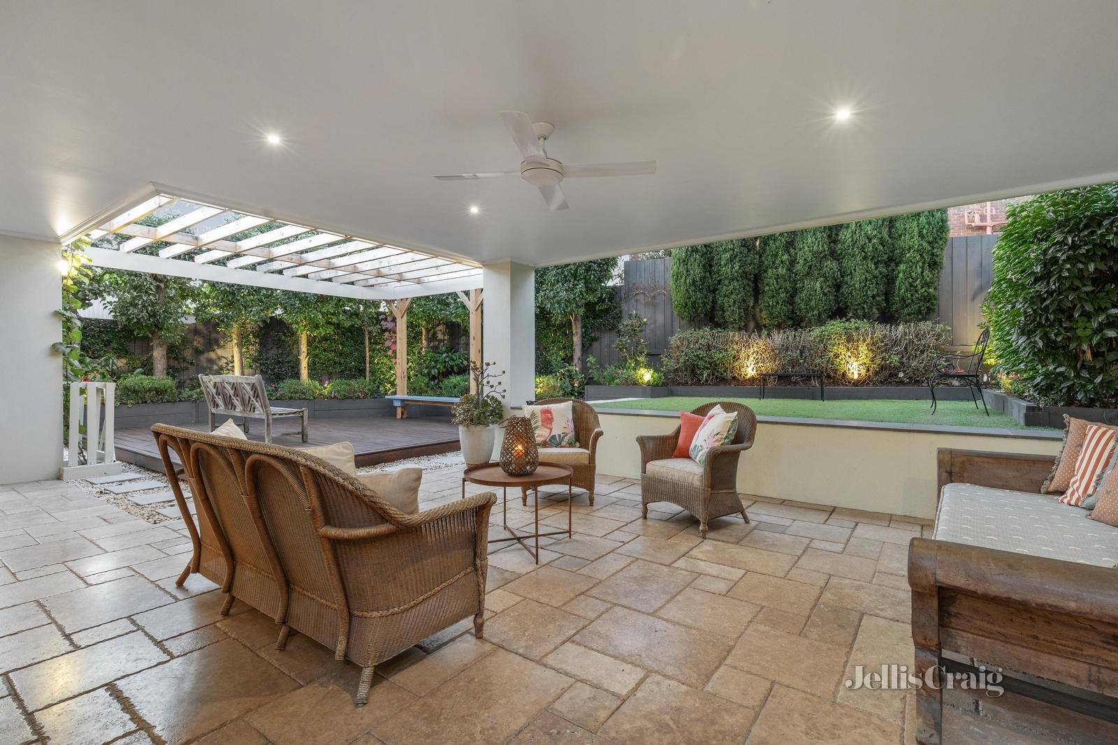49 Windsor Crescent, Mont Albert image 8