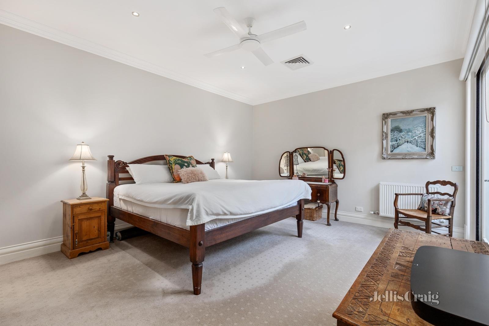 49 Windsor Crescent, Mont Albert image 11