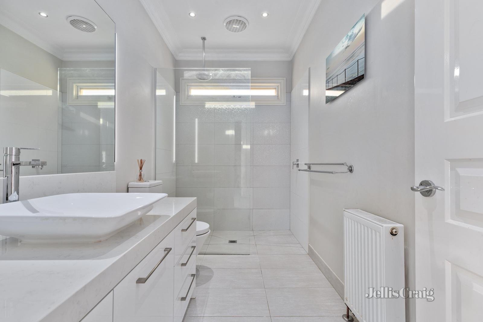 49 Windsor Crescent, Mont Albert image 14