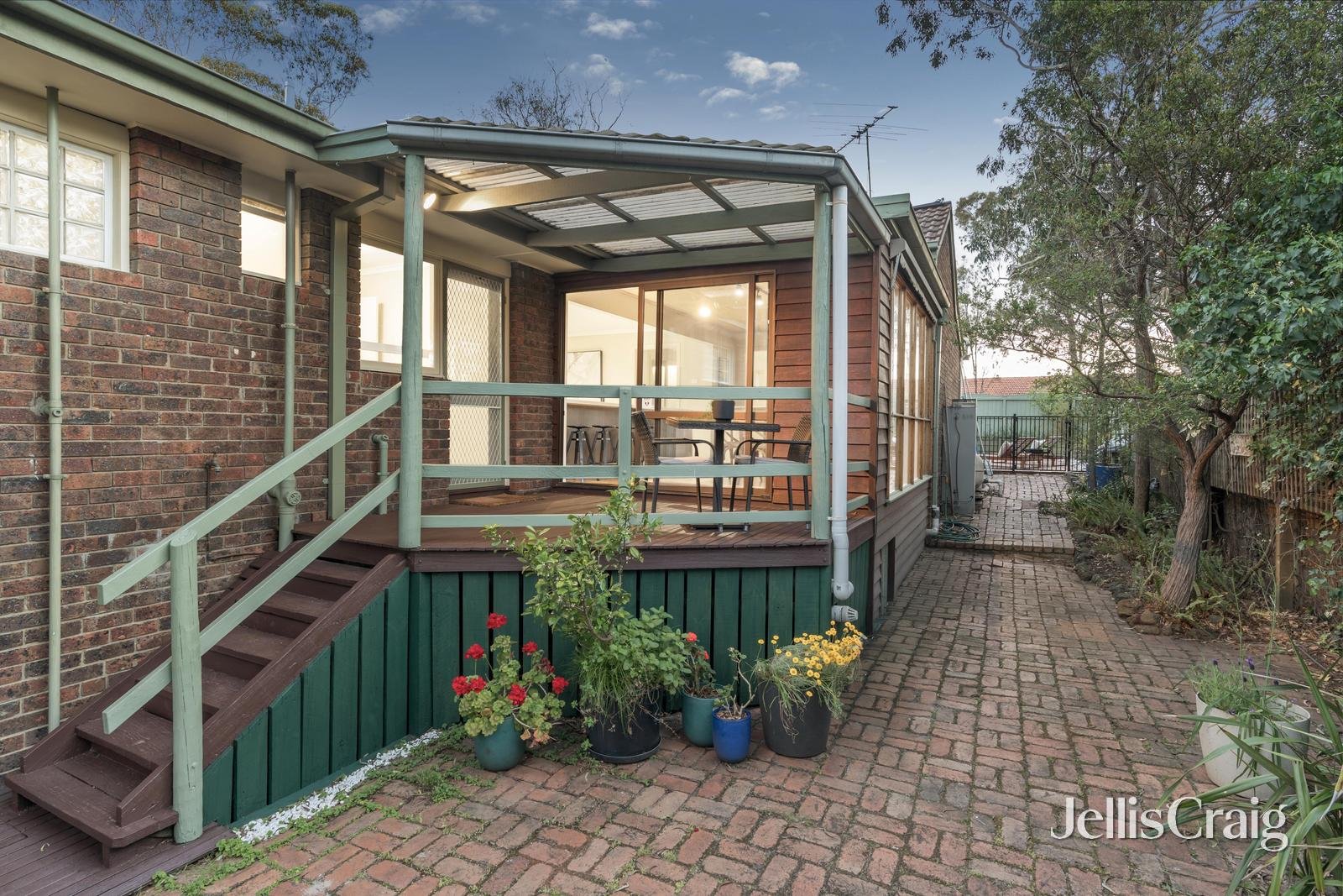49 Wycliffe Crescent, Eltham image 15