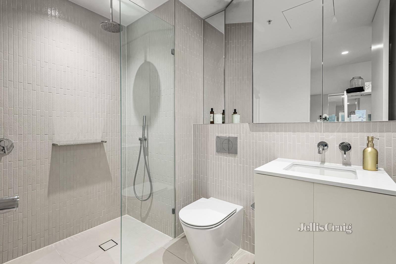 4904/18 Hoff Boulevard, Southbank image 9