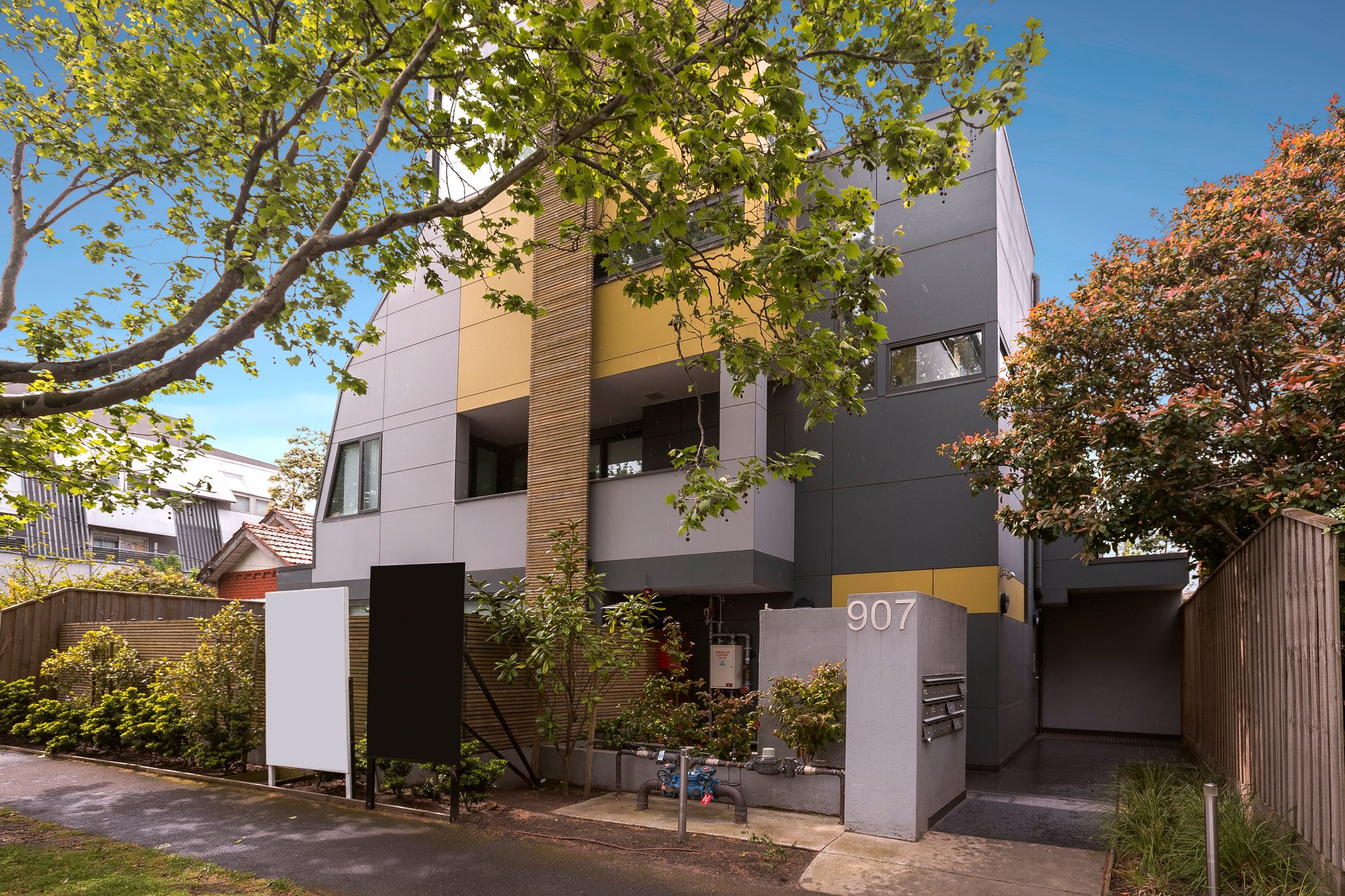 Property Gallery Thumbnail 6