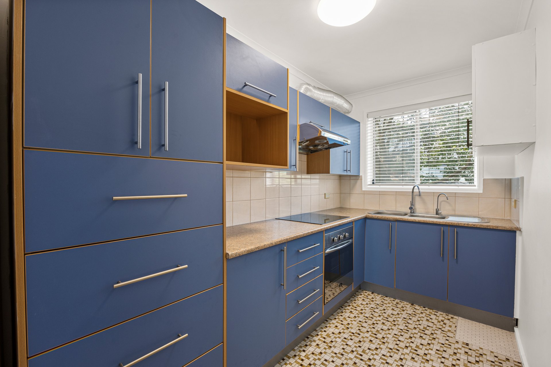 4/91 Thames Street, Box Hill image 2