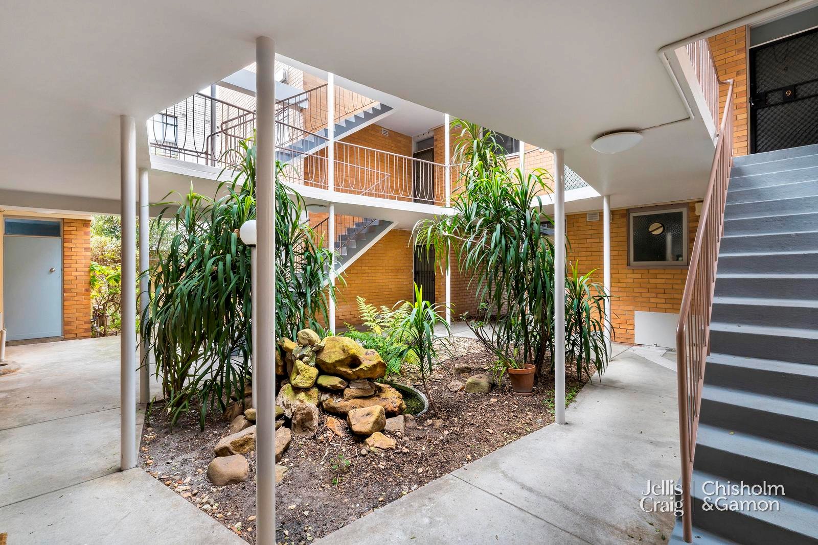 4/93 Glen Huntly Road, Elwood image 8