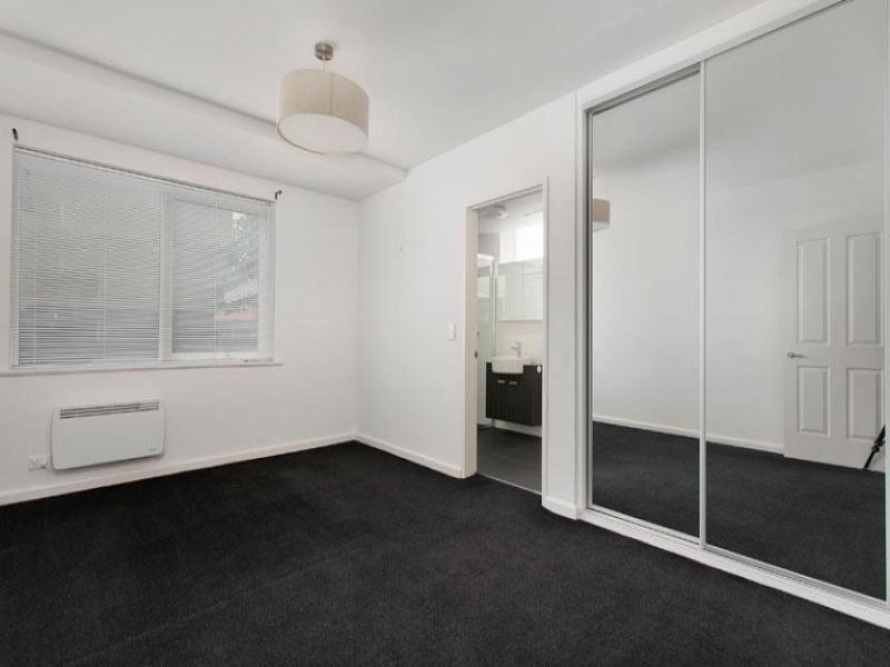 4/95 Manningtree Road, Hawthorn image 4
