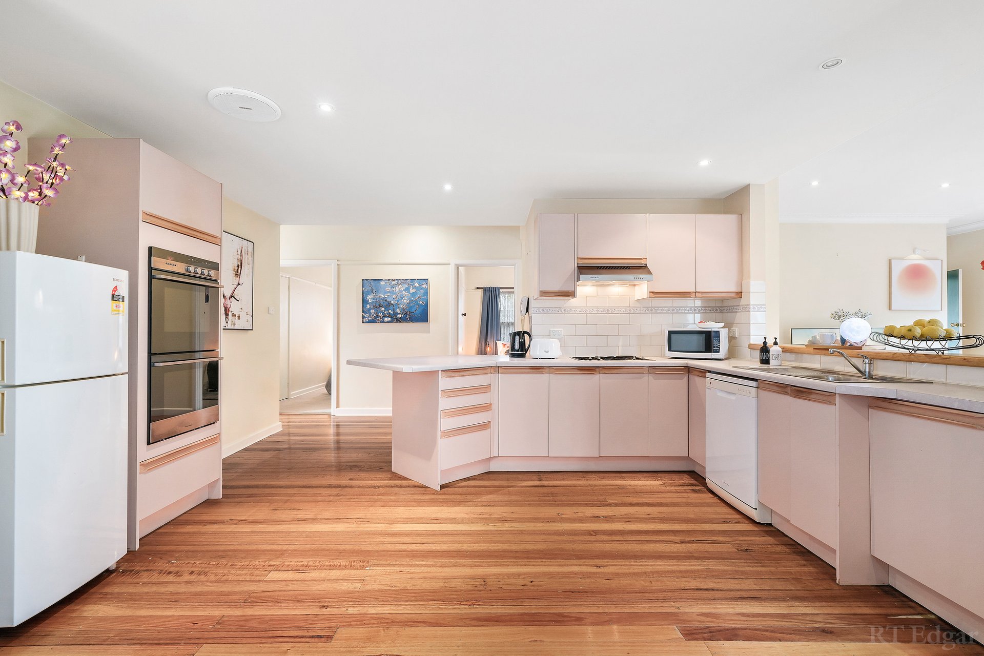 Property Gallery Thumbnail 3