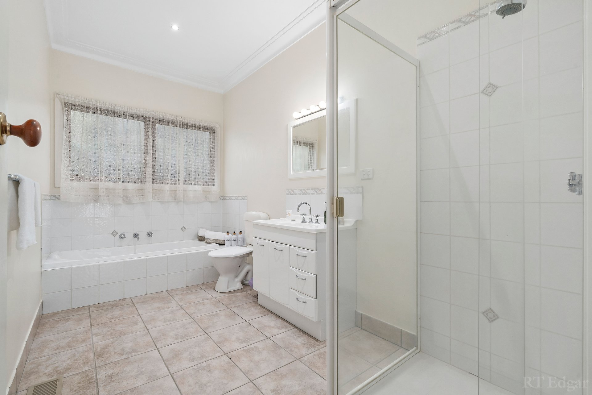 Property Gallery Thumbnail 6