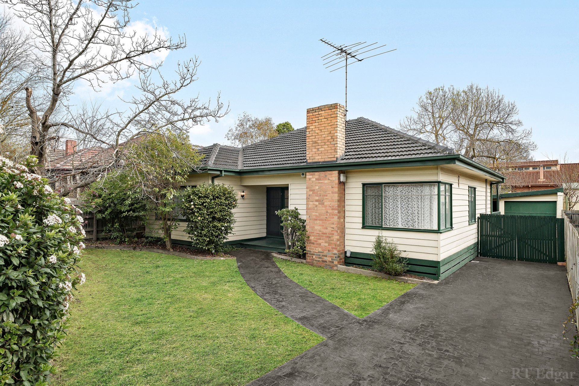 Property Gallery Thumbnail 13
