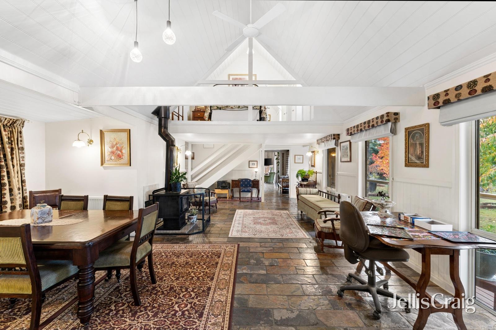 496 Lloyds Lane, Napoleons image 3